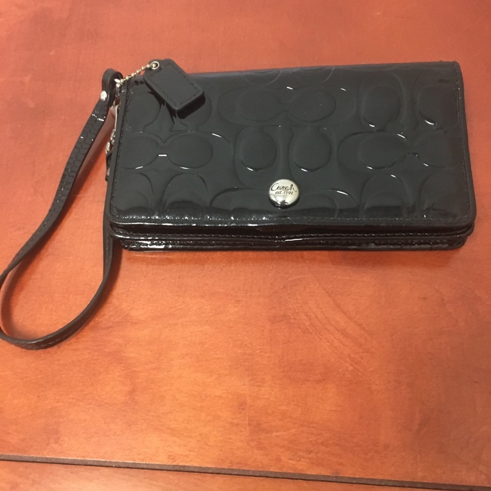 Coach Wristlet EUC Black Patent